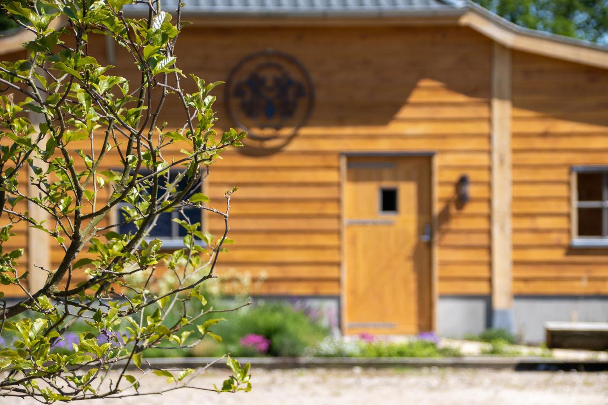 Magnolia Hoeve - Unieke Bestemming Voor Paardenliefhebbers En Bijzondere Overnachtingen In De Natuur Ledeacker Buitenkant foto